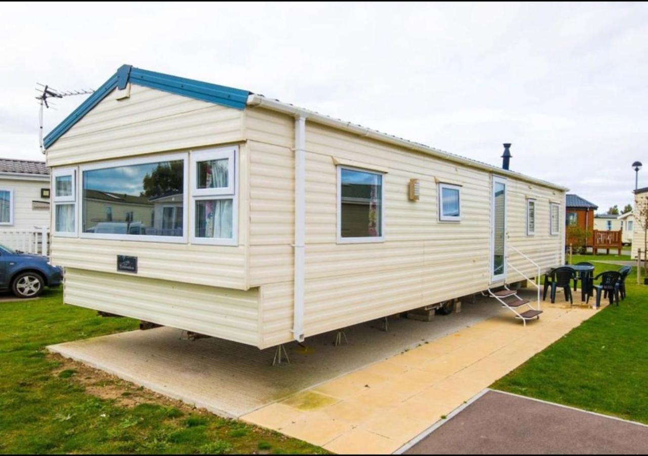 Sbl70 - Camber Sands Holiday Park - Sleeps 8 - Close Swimming Pools And Facilities - Private Parking Exterior photo